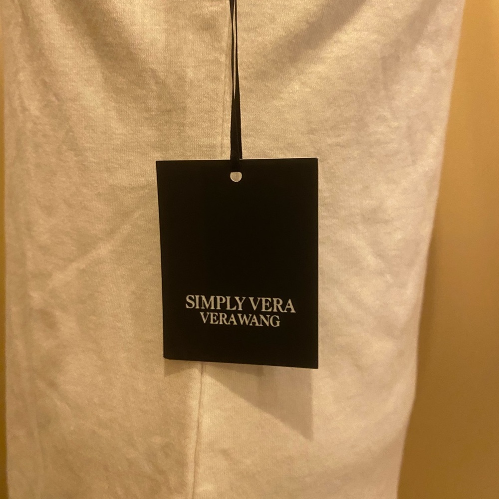 Simply Vera Vera Wang White Tank Top crisp white plain T shirt NWT - Picture 5 of 6